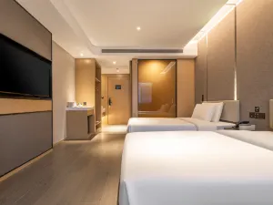 Atour Hotel Yizheng Wannian Avenue