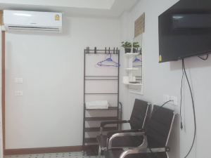 OYO 75396 Look Shine Apartment