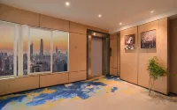 Shenzhen Dongmen Pedestrian Street RANZ Lanzi Hotel