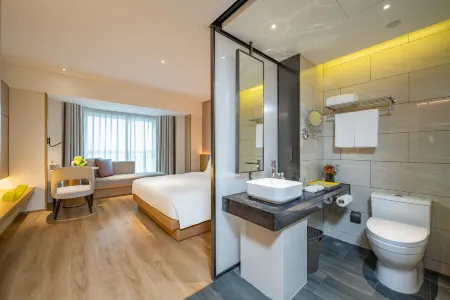 Holiday Inn Shanghai Huaxia