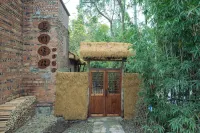 Zigong Mingmen Inn (Guanyin Lake Scenic Area)