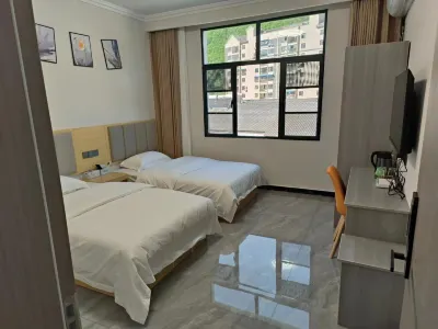 Shennongjia Yuelanting Homestay Hotel a Songbai commercial street/Songbai town bus station
