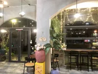 Houyuan Qisu Creative Theme Hostel