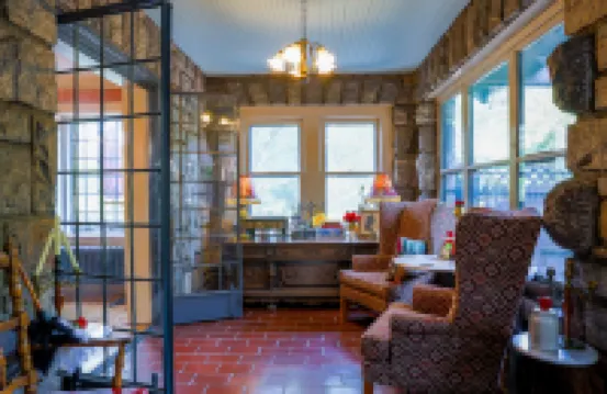 Stone Chalet Bed & Breakfast Inn