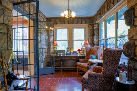 Stone Chalet Bed & Breakfast Inn