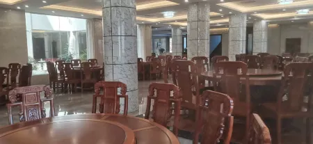 Yongxin Fengshuping Grand Hotel Отели рядом с достопримечательностью «Mao Zedong Former Residence (Northwest to Sanwan Travel Shopping Center)»