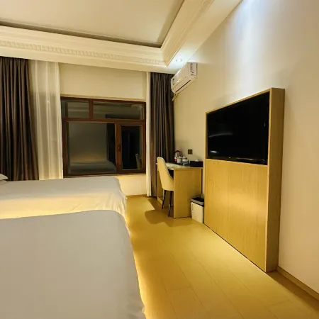 Holiday hotel Hotels in Xinmin
