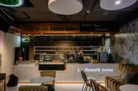 La Beaute Hotel - Quy Nhơn Hotels in Thi Nai