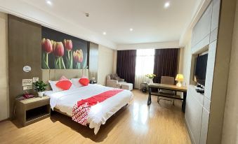 Golden Leaf Hotel