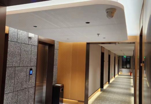 사일룽가이디 호텔 로비