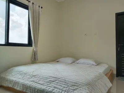 Yayah Guest House Syariah by Cocotel Hotels in West Bogor