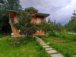 Cascade Mountain Retreat Manali