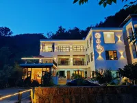 simple  Homestay Отели рядом с достопримечательностью «Звериный парк в Чунгчуане»