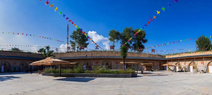 After 70 earth cave courtyard Hotels in Yichuan