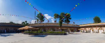 After 70 earth cave courtyard Hotel in zona Yichuan Station (Yingbin Avenue)