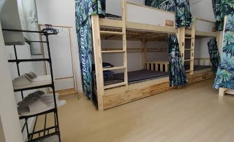 The Wind of Weishan Homestay