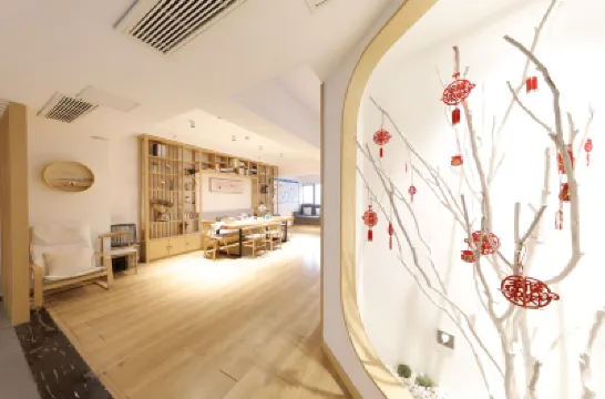 Yue Qingju Hotel (Chongqing North Railway Station) Hotels near Chongqing North Railway Station