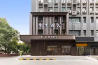 JI Hotel (Wuhan Guanggu Avenue Zongbu International) Hotels in Wuhan