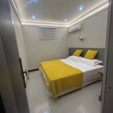 Kaifeng Yazhi Apartment