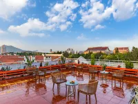 Urba Hotel (Xiamen Jimei School Village Sea Bike Lane Store) Hotels near Jimei