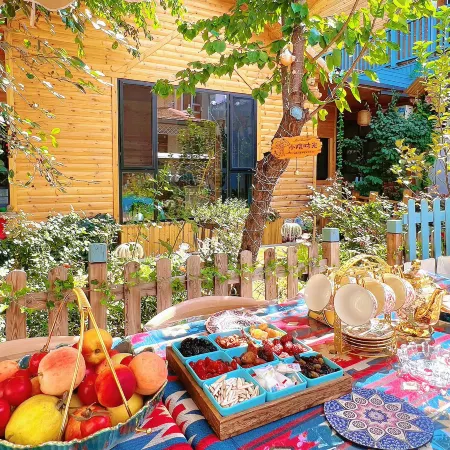 Tekes Muzi Bieyuan Homestay (Baguacheng Lijie Branch)