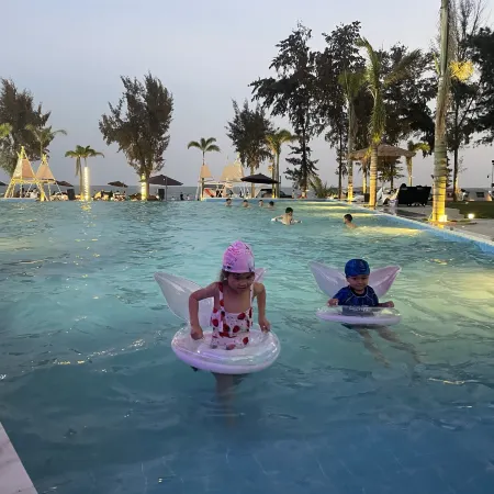 Lanhai Yijing Sea View Resort Hotel
