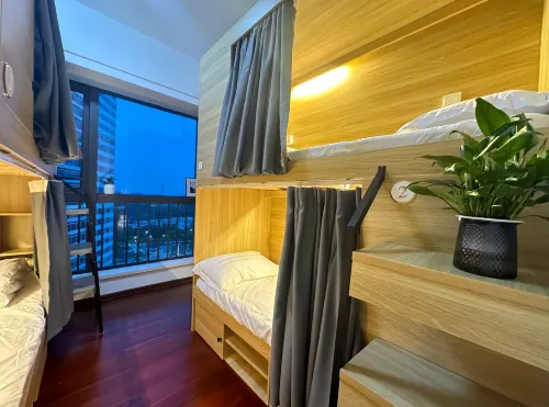 Meijing Youth Apartment (Shenzhen North Station Hongshan Subway Station)