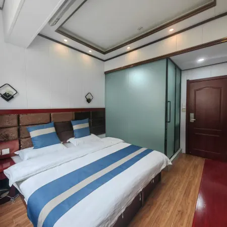 Bianba Huadu Business Hotel