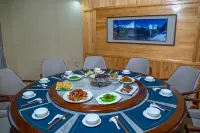 LANGQIN CAMP - พร้อมอาหารเช้า