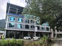 Shaoguan Mingyueju Homestay Отели рядом с достопримечательностью «Revolutionary Martyr Monument»