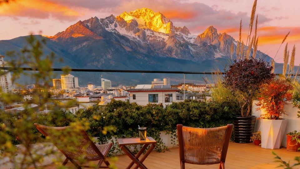 Lijiang Yueshang Snow View Hotel XUE SHAN INN (Old Town Dashuiche Store)