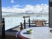 Zangdi Cangsong View Hotel