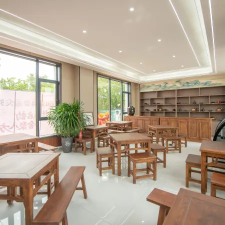 Chushan Residence · Courtyard-Style Hotel | Mellow · Soft · Garden Boutique Stay (Tekes Bagua City)