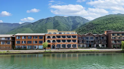 Yuehu Yujing (Lugu Lake Scenic Area Daluoshui) - 마운틴 뷰