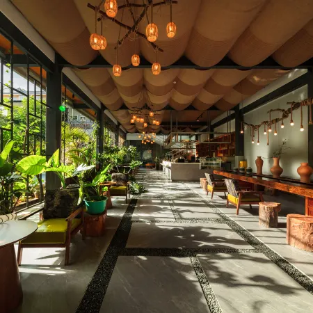 Changyun Hotel (Menglian Nayun Ancient Town Golden Pagoda Branch)