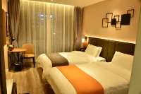Homeinn Plus Hotel (Donghai Pedestrian Street Railway Station)