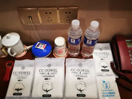 Huangmei new south street hotel Отели в г. Хуанмэй