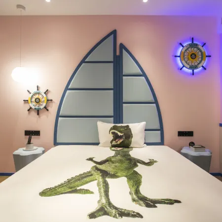 Atour Hotel (Ningbo Tianyi Square)