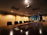 Zhenglanqi Chahar Business Hotel