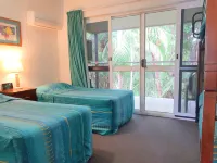 Mango Tree Holiday Apartments Hotels in Mossman