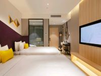 Y酒店(西安火车站店) - 高级双床房