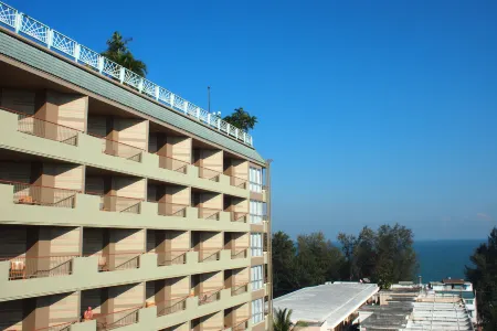Long Beach Cha-Am Hotel