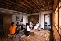 Longshan Baimian Mountain Lodge