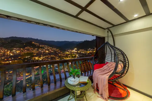 Qingdiao Theme Hotel (Xijiang Qianhu Miao Village Observation Deck)