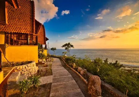 Song Cang Bungalow Отели рядом с достопримечательностью «Giri Putri Cave»