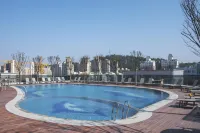 โรงแรมนานาชาติ นางหยาง - สระว่ายน้ำบนดาดฟ้า