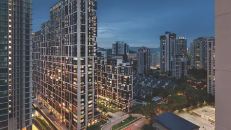 Hyatt House Kuala Lumpur, Mont Kiara Отели рядом с достопримечательностью «KL Tzu-Chi Jing Si Hall»