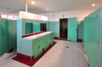 Marbella Leisure Hostel - Hostels