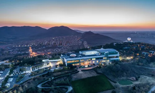 Qingdao Tiantai Mountain le'ai Hot Spring Art Hotel