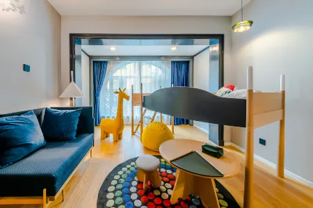 The Castle Hotel (Qingdao Zhanqiao Railway Station Store)